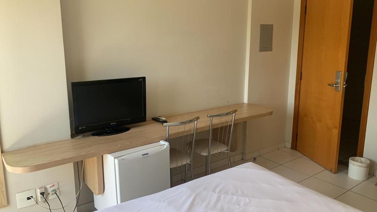 Apartamento Golden Dolphin Express Caldas Novas Exterior foto